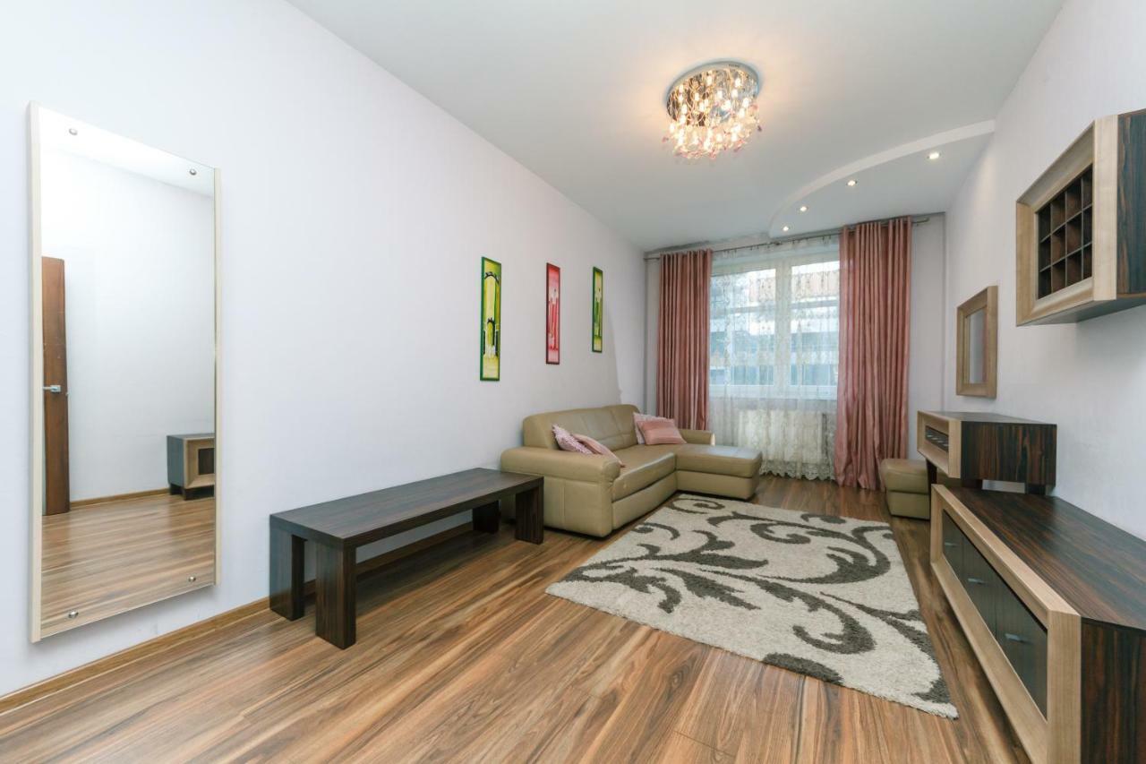 3 Комнатные Апартаменты В Центре Печерска Kiev Exterior foto