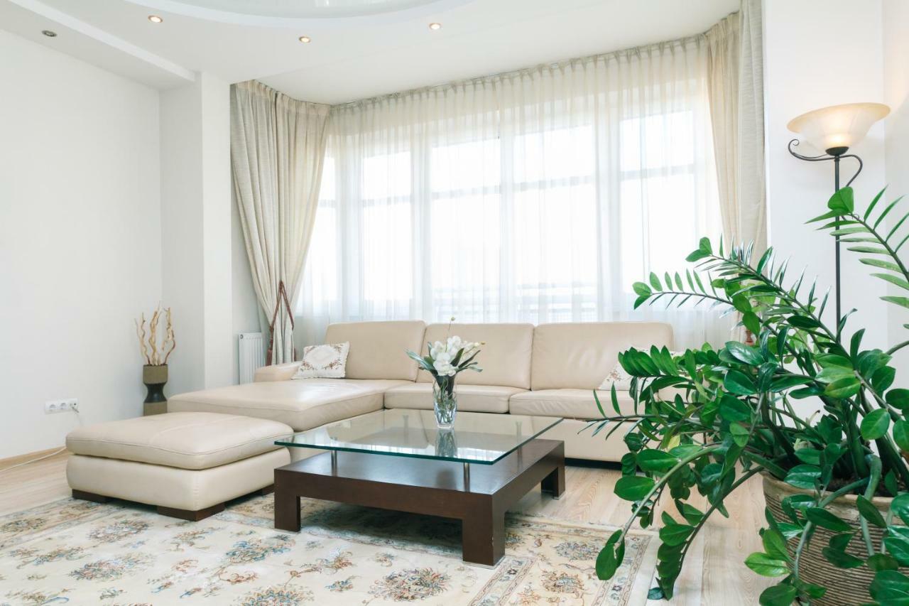 3 Комнатные Апартаменты В Центре Печерска Kiev Exterior foto